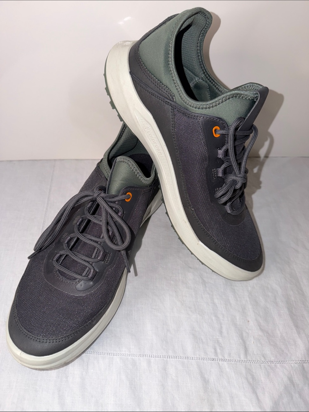EUC ECCO M Golf CORE MESH SPIKELESS Shoes, Size 10.5-11, EU 44 Magnet/GREEN